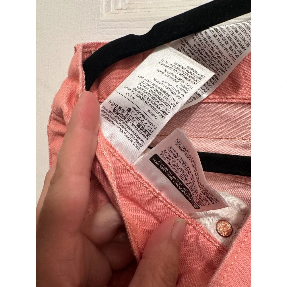 Levis 501 Original Fit Salmon Pink Coral Denim Jeans Mens 33x32 Button Fly